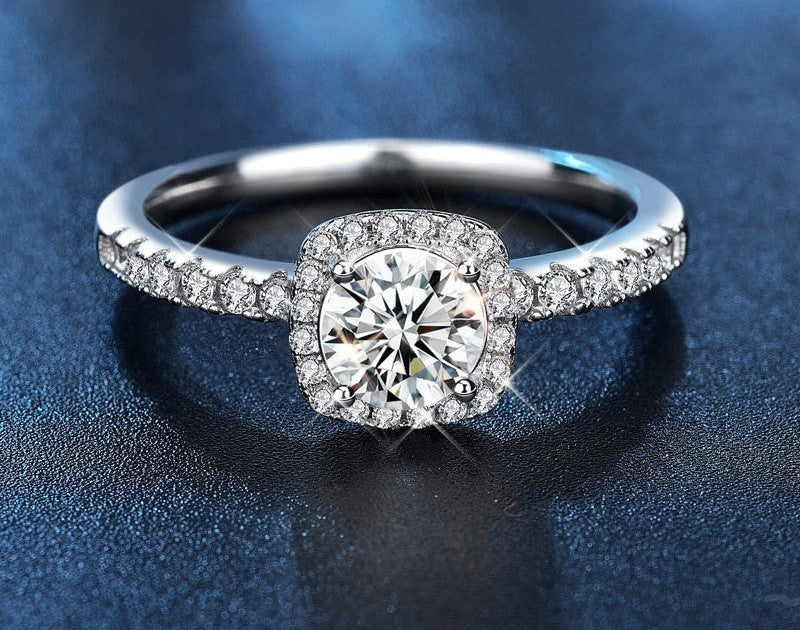 1CT / 2CT Halo Adjustable Moissanite Ring - 925 Sterling Silver